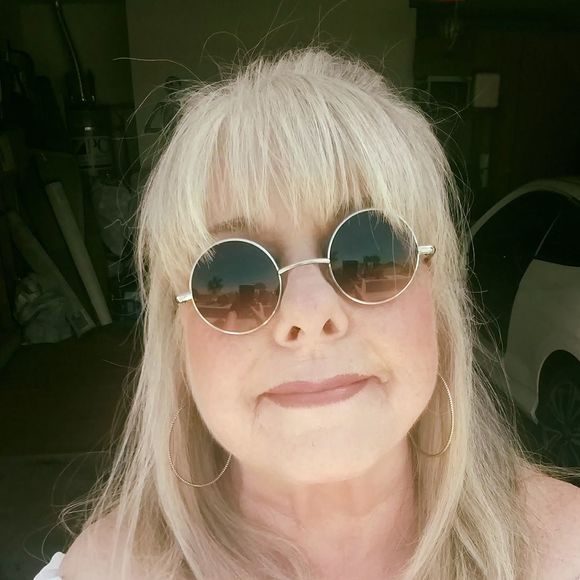 Meet your Posher, Melinda - Picture 1 of 1